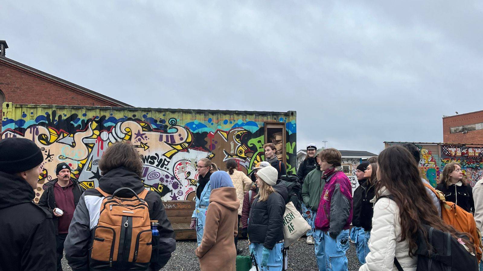 Students in excursion in Hiedanranta.