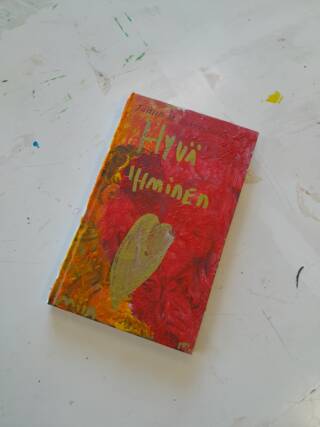 Hyvä ihminen. Kirjaprojekti. Kuvaaja Marita Oja.