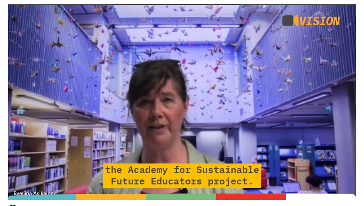 A lady having a presentation on YouTube video.