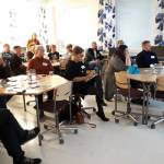 Tilaisuuden osallistujia