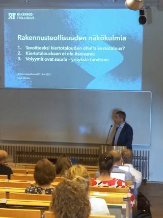 Jussi Mattila Rakennusteollisuus ry