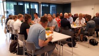 Lounastauolla verkostoiduttiin