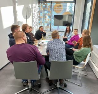 Kuva yhden pienryhmän keskustelusta.