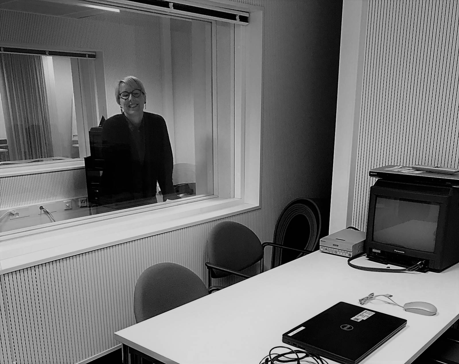 venla nauraa labrassa