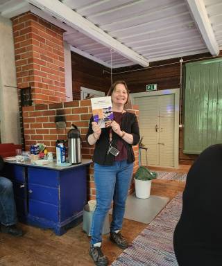 Silja Kostia esittelee hankkeen loppujulkaisus