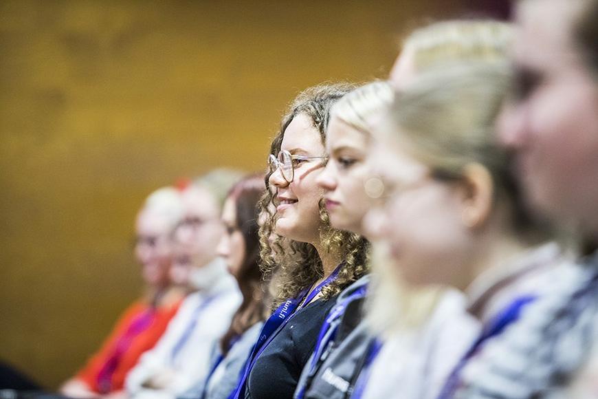 Nuoria naisia Shaking up tech -tapahtumassa