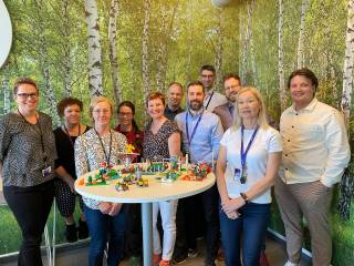 Kuvassa osa Smart Work- ja Rethink Gastro -hankkeen tiimiläisistä.