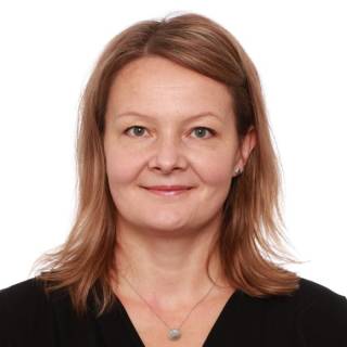 Kirsi Sandbergin kasvokuva.