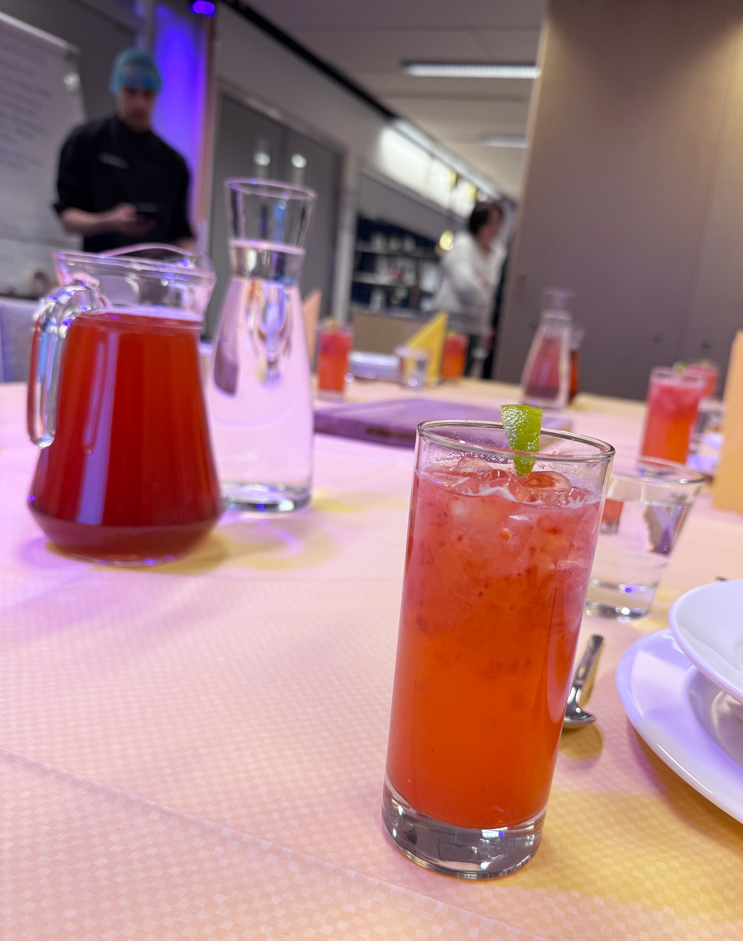 Kattaus mocktaileineen