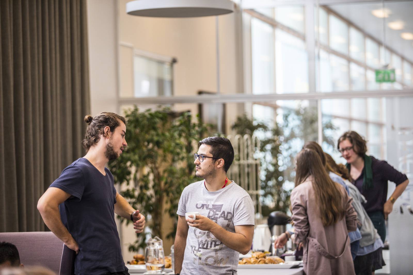 Opiskelijoita, kuvituskuva