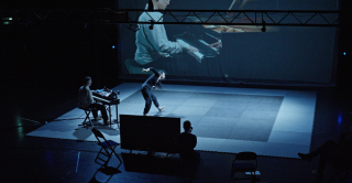 libero playing with dancer