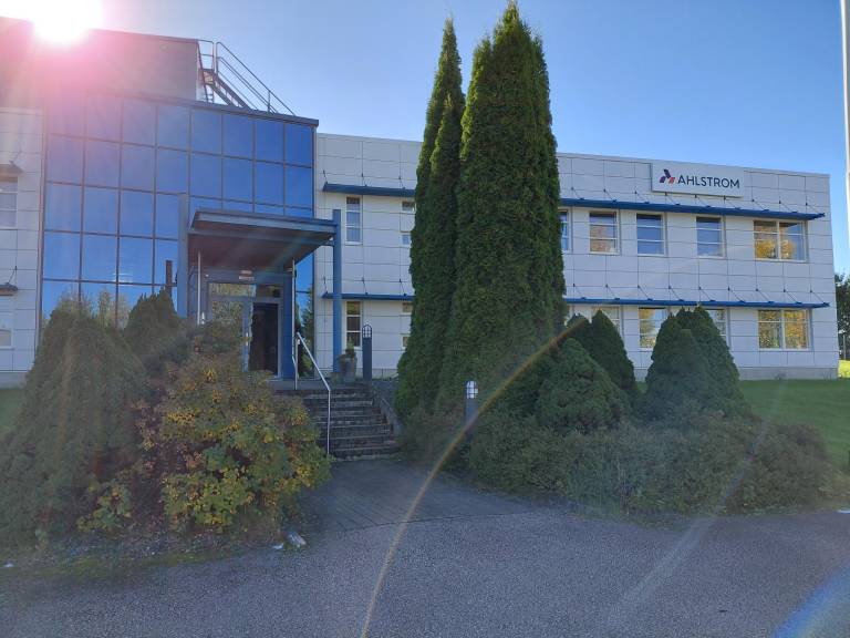 ulkokuva tehdasrakennuksesta