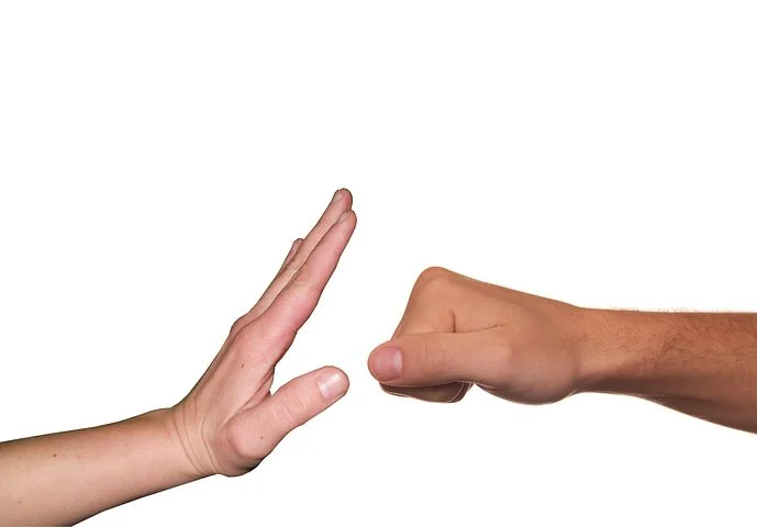 kaksi kättä