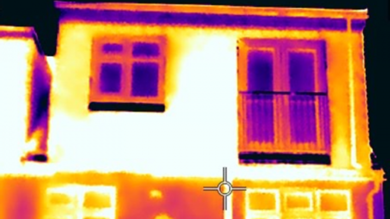 Thermal camera image of a house.