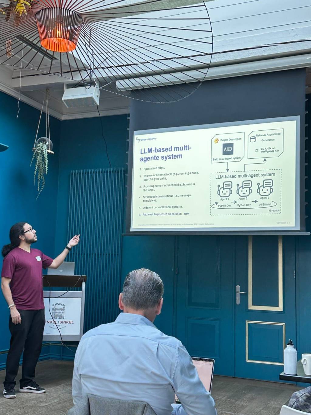 Convergece researcher José Siqueira demonstrating his work at the ICSOB 2024.